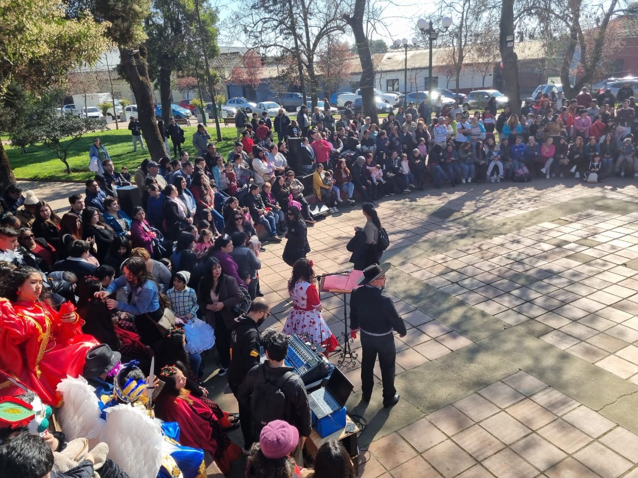 Exitosa presentación folclórica en Plaza de Armas celebra Fiestas Patrias