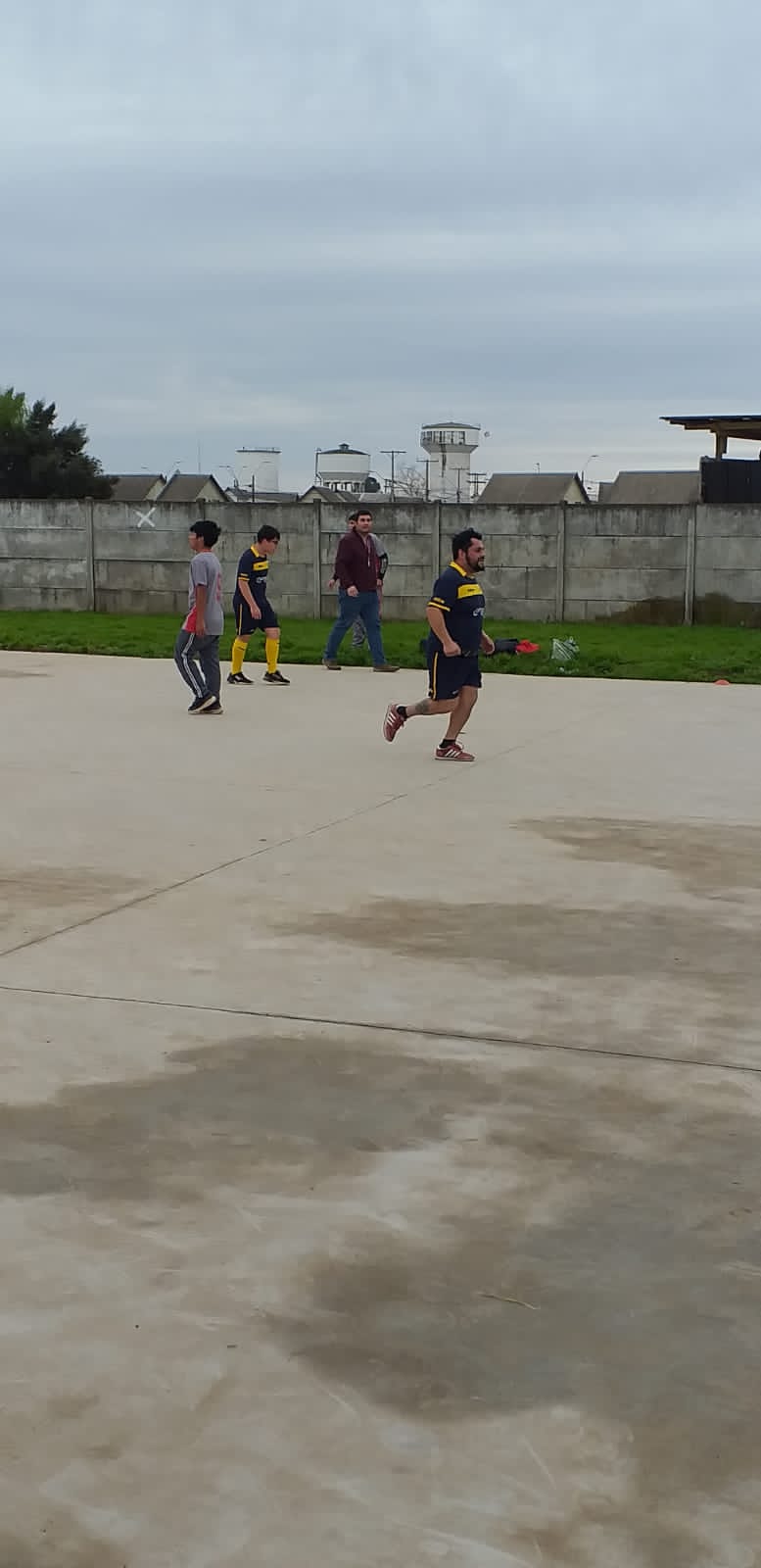 En un emocionante partido de futbol