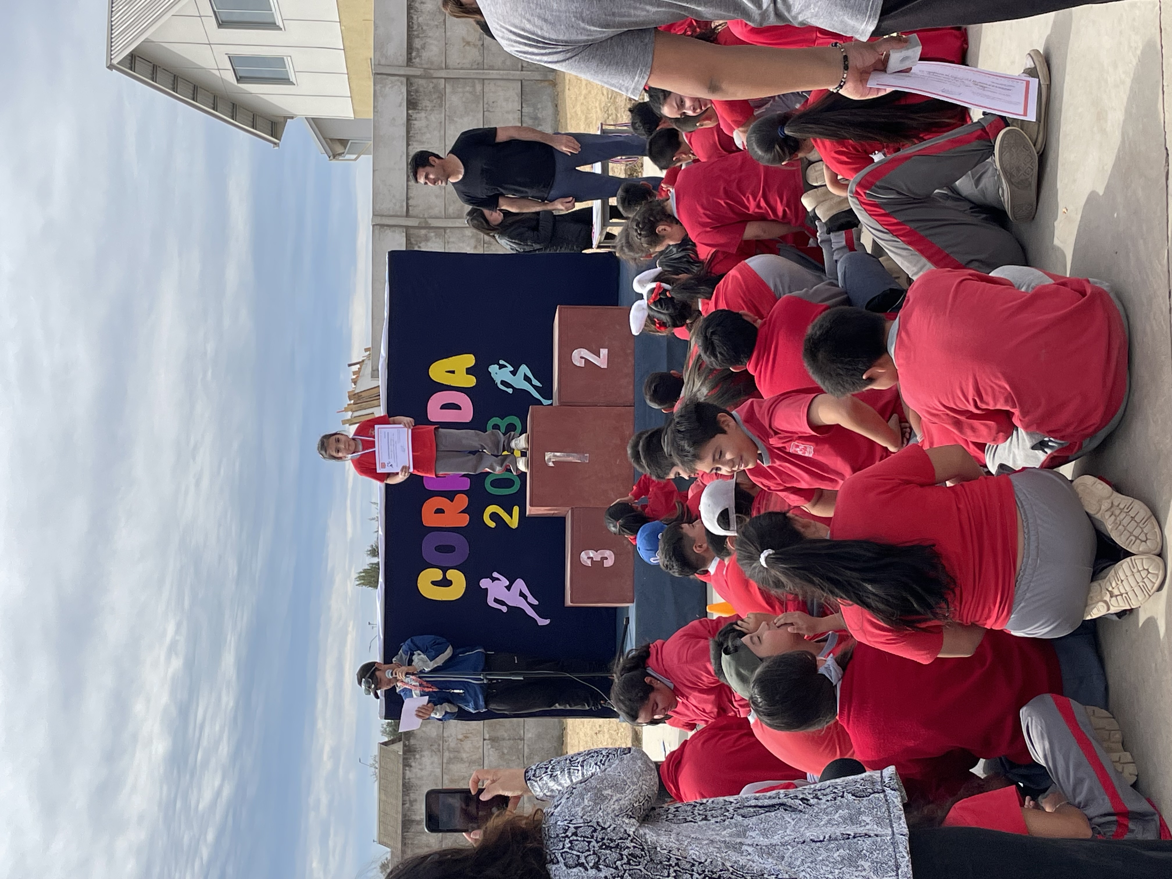 Estudiantes del Colegio Altas Cumbres demuestran su espíritu deportivo en carrera escolar