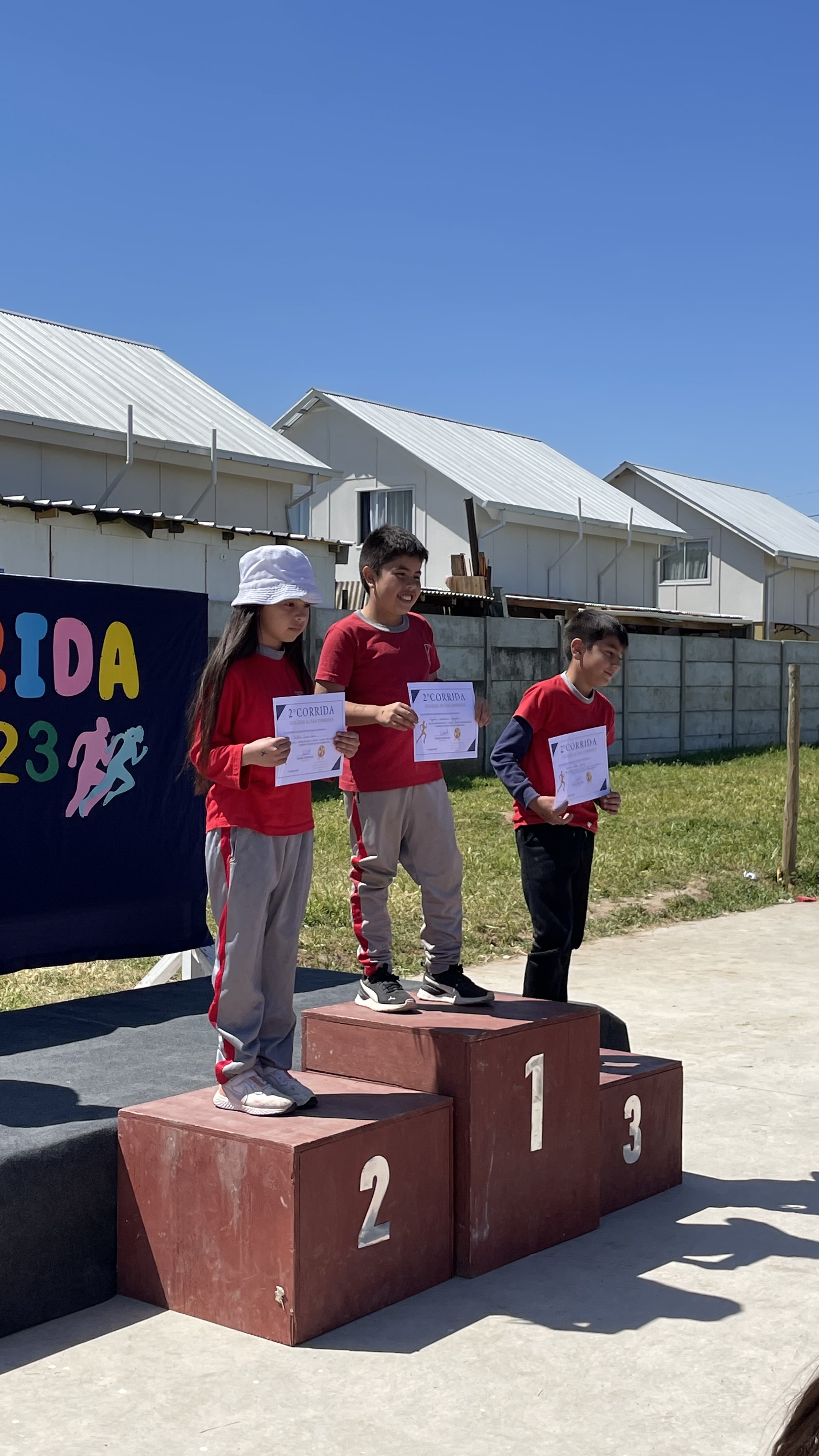 Alumnos logran llegar a la meta