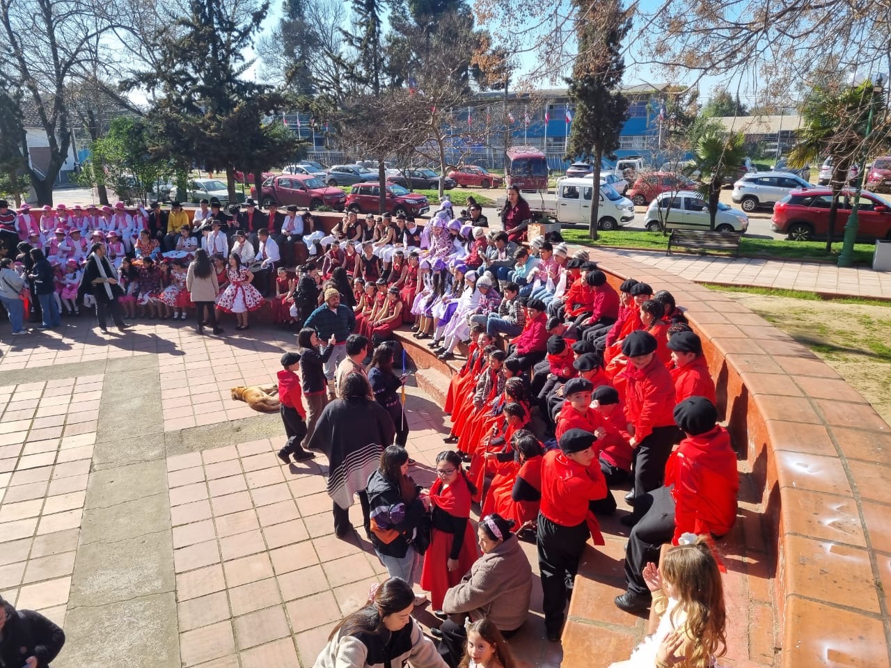 Exitosa presentación folclórica en Plaza de Armas celebra Fiestas Patrias